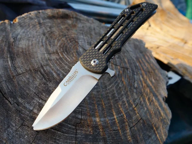 The Camillus DOMINATOR II features a Titanium Bonded VG-10 steel blade. VG-10 is considered a “super steel”, due to its innate ability to maintain sharpness and durability. Due to its fairly high chromium content as well, VG-10 is also corrosion resistant.